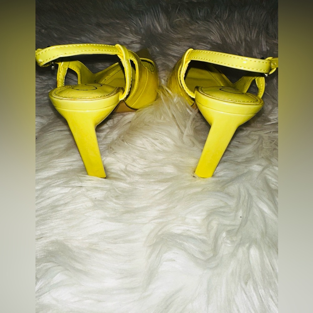 Calvin Klein Amaria Pointed Toe Slingback Pump Shoe - Picture 3 of 7